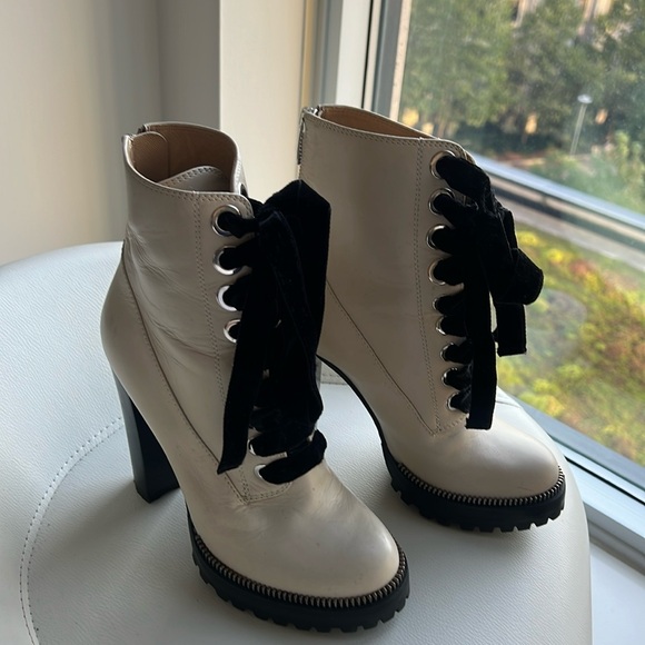 Sergio Rossi heeled boots with velvet laces - Picture 1 of 9